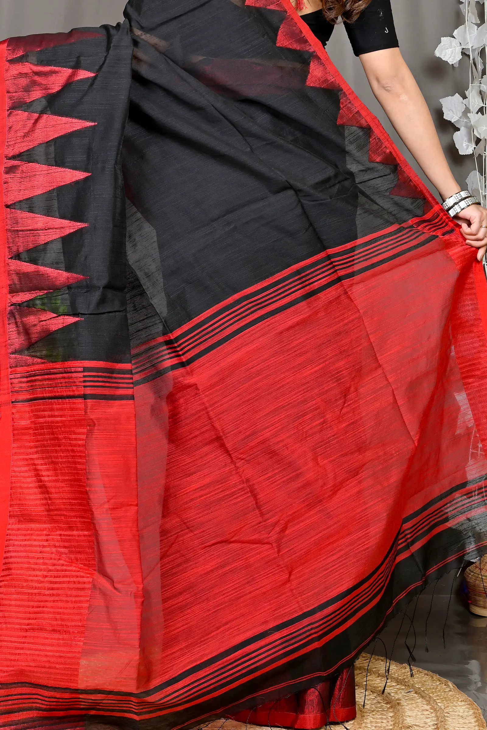 Black Cotton Blended Pariva Hand Loom Saree (358)